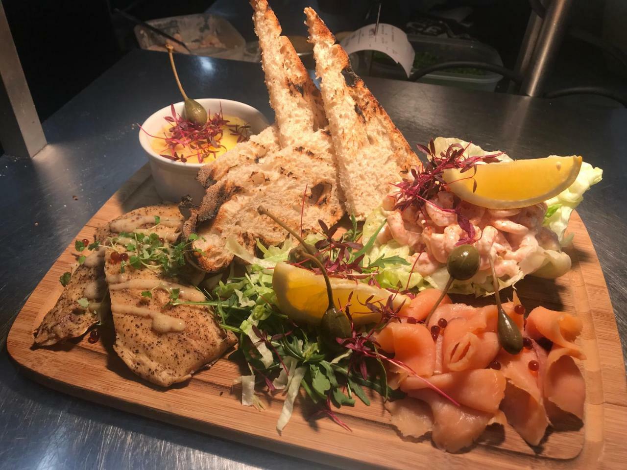 The Swan Inn Sturminster Newton Buitenkant foto